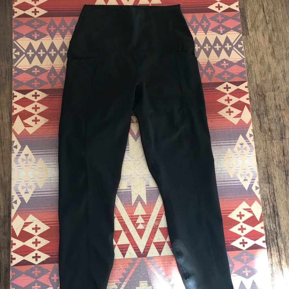 Yogalicious black cropped leggings with pockets